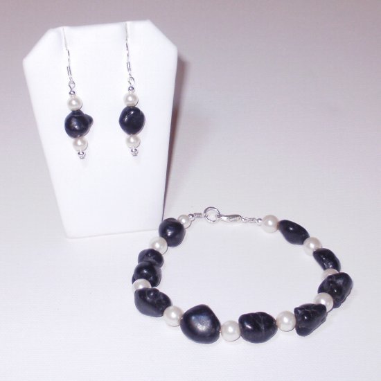 Black Turquoise Nugget Bracelet And Earrings (1b)
