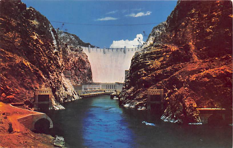 Hoover Dam - Neveda - Arizona Postcard (B495)