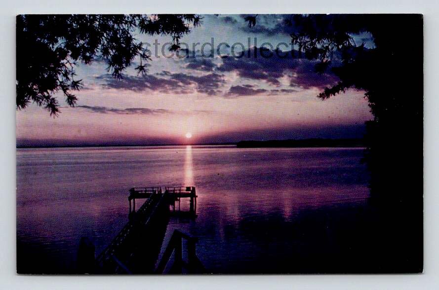 North East Maryland Sunset At Bible Conference Grounds Postcard (eH383)