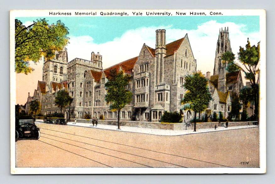 New Haven Connecticut  Yale University Harkness Memorial Quadrangle Postcard (eH883)