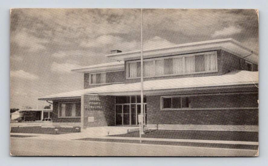 Skokie Illinois Police Department Postcard (eL0001)