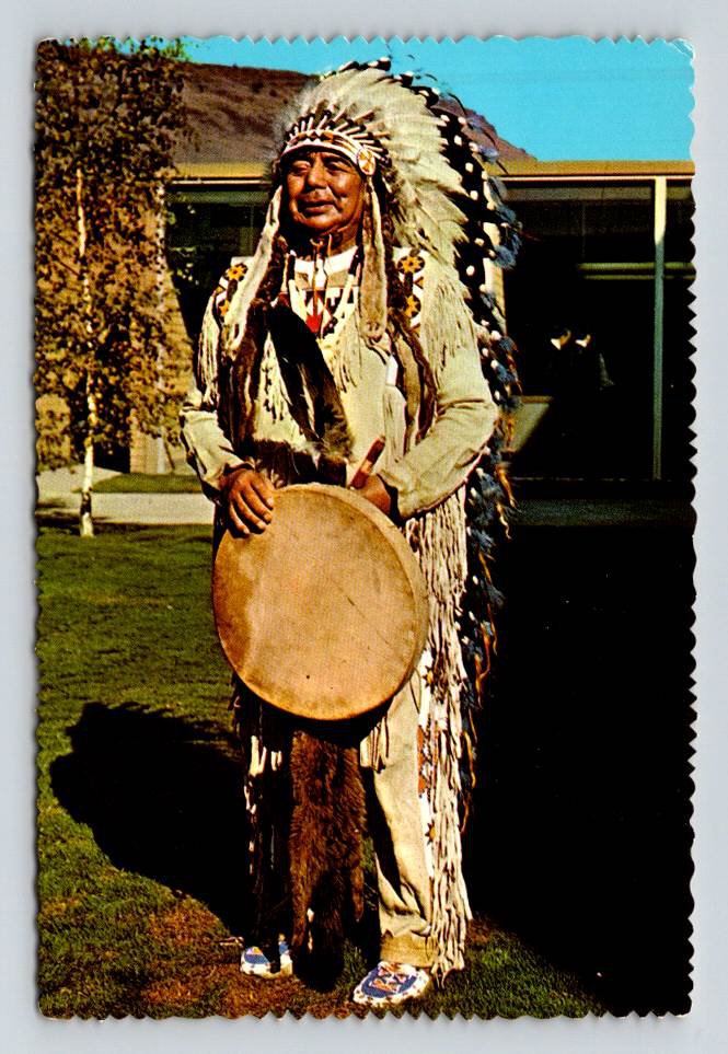 Warm Springs Oregon Indian Full Dress - Mr. Alec Tohet Postcard (ecL1014)