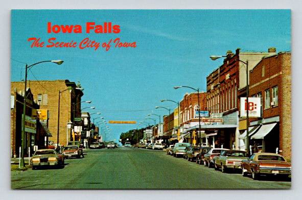 Iowa Falls Iowa Washington Avenue Postcard (O-369)