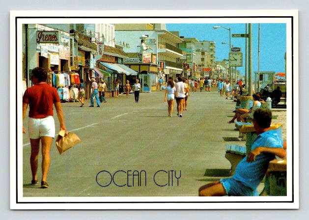Ocean City Maryland Boardwalk  Clock & Tony's Pizza, Caroline Street Postcard (ContB-437)