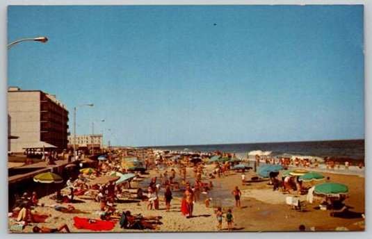 Rehoboth Beach Delaware Boardwalk - Sooner or Later, You'll Everybody Postcard (Y-636)
