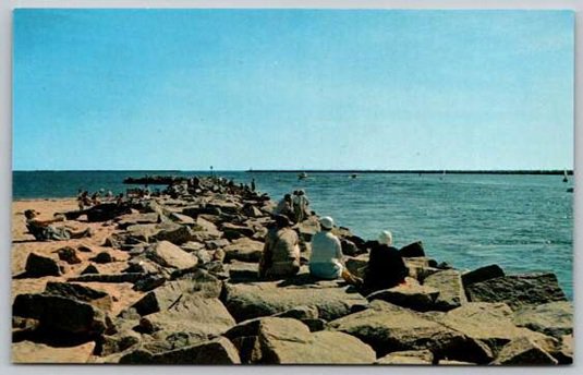 Galilee Rhode Island the Break Water Rocks - Plastichrome Postcard (AA-589)
