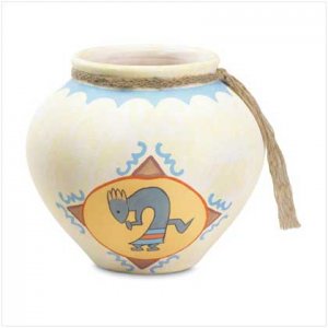 TRADITIONAL-STYLE CERAMIC POT   Retail: $19.95