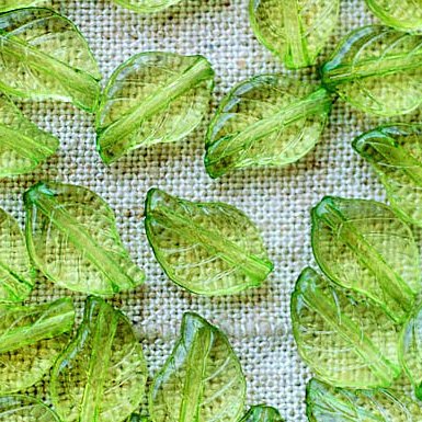 50pcs Cute Translucent Green Leaves Beads p175g