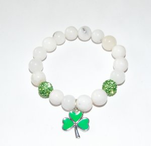 Women's White 10 MM Agate Enamel Shamrock Stretch Bracelet 7.25"
