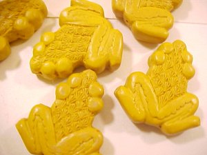 Frog Cinnabar Style Mustard Yellow Bead