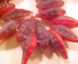 Leaves Dagger Serrated 15 Red and Gray Glass Beads