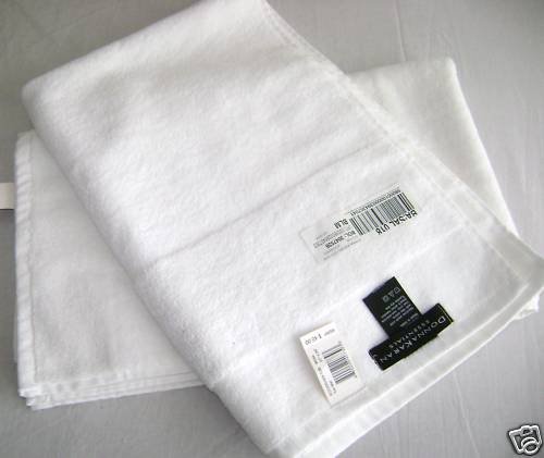 LOT 2 DONNA KAREN ESSENTIAL TUB MAT WHITE 21"x34"