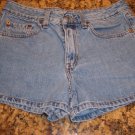 LEVI SHORTS SIZE 7 JR