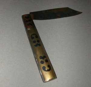 KNIFE 001