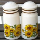 Vintage Salt and Pepper Shakers / Sunflowers / Spring / Sunshine