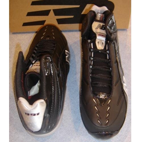 football cleats size 12.5 wide