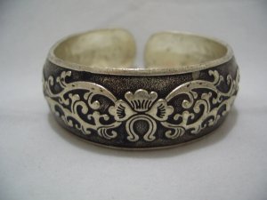 New Silver Cuff Bangle Charms Bracelet dia 2.5"
