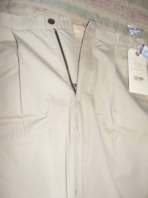 Rag & Bone Beige Tapered Trouser. NWT.  Size 34