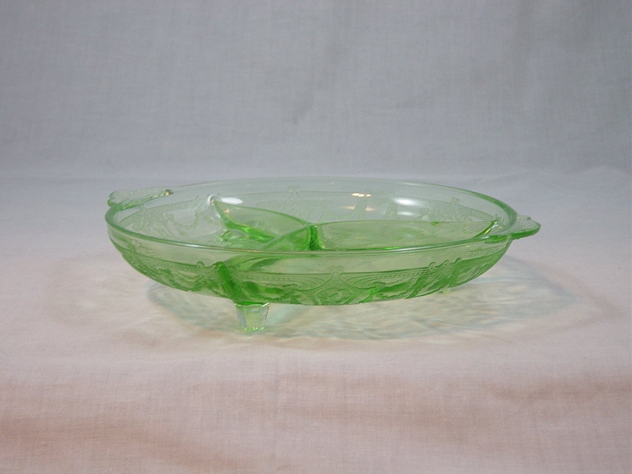 Hocking Depression Glass Green Cameo / Ballerina 3 Part Relish