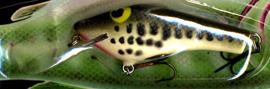 Vintage (1987) POE'S SUPER CEDAR Baby Bass Lure #830