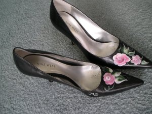 Custom designed hand painted shoes by  Sandi