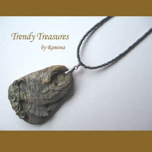 Carved Eagle, Natural Agate, Gray Color, Natural Polished Gemstone