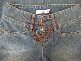Buckle Brand Jeans Denims Aloha Capri Sz 27 BKE 62