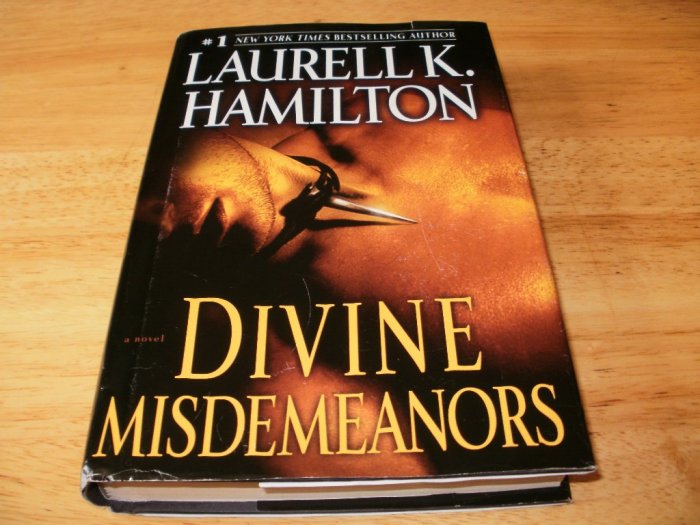 Divine Misdemeanors - Hardcover Laurell K. Hamilton (2009) - Excellent Condition