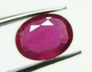 1.40cts stunning natural African Ruby gemstone oval
