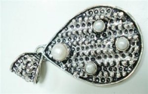 11.63gms Handcrafted Pearl Gemstone With Silver Pendant