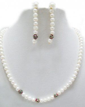 Single Strands Fresh Water Pearl Necklace With Silver