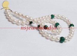 Handmade fresh water pearl & emerald gemstone necklace