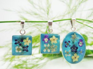 On SALE! Sterling Silver .925 Pressed Sky Blue Square Real Dried Flower Pendant Head Valued $38 New