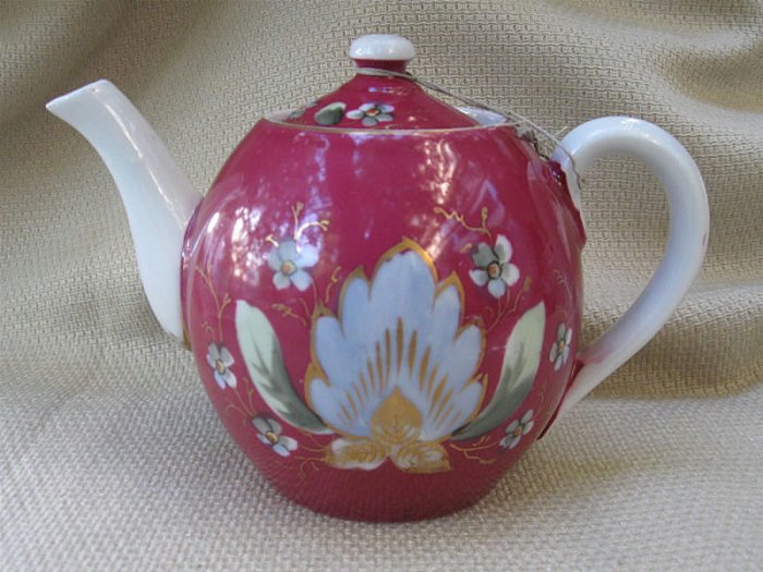 RUSSIAN ANTIQUE PORCELAIN GARDNER TEAPOT FOR ASIAN