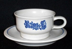 4 PFALTZGRAFF Stoneware YORKTOWNE Cups & Saucers USA
