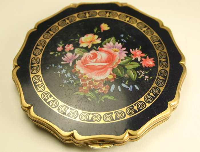 Stratton England Powder Compact