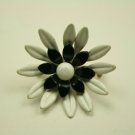 Vintage Small Black & White Enamel Metal Pin, Daisy Flower !