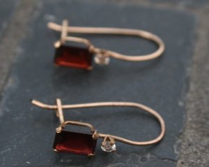 10Kt Yellow Gold Garnet and Sapphire Earrings