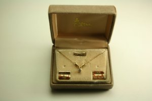 Vintage Cultra 14KT Gold Filled September Birthstone Pendant Necklace