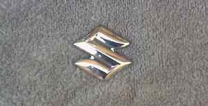 OEM Suzuki Body/Dash Emblem. 5cm