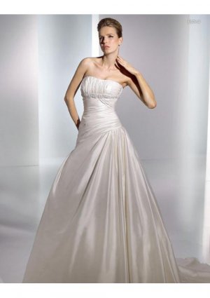 Chapel Train Simple 2010 Wedding Dress 20106
