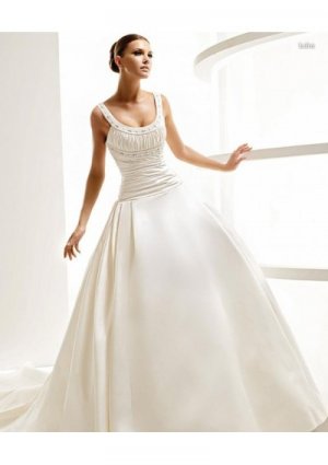 Satin Beaded Scoop Neckline with Rouched Bodice and Ball Gown Skirt 2010 Wedding Dress 201045