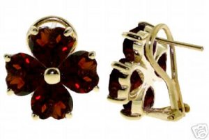DD-2820Y: 14K. SOLID GOLD FRENCH CLIPS EARRINGS W/NATURAL GARNETS