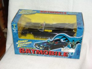Batmobile / Johnny Lightning