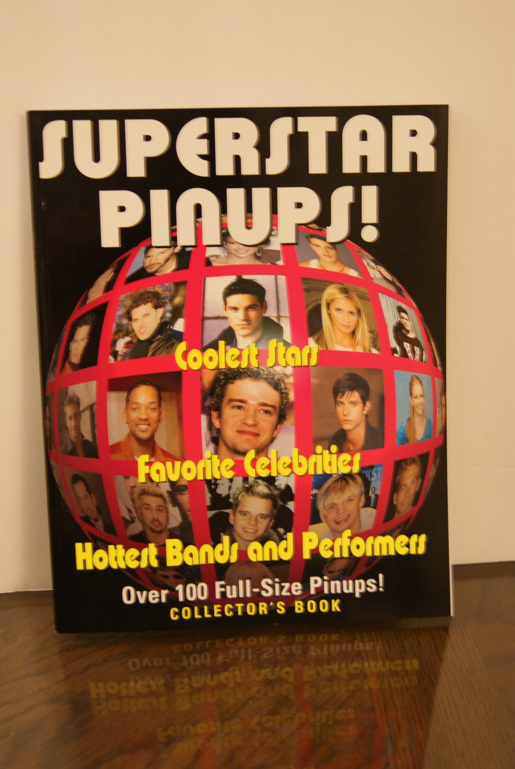 Superstar Pinups booklet