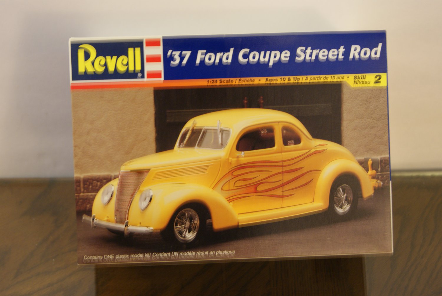 '37 Ford Coupe street rod model kit