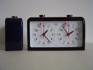 10 DIAMOND QUARTZ CHESS CLOCK TIMER W SECOND HANDS