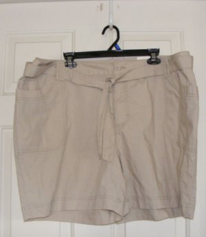 New Womens St. John's Bay Tank Khaki Shorts Belt 22W
