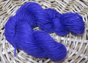 hand dyed yarn 100% icelandic wool spun lopi purple