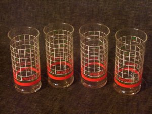 COCA COLA HOLIDAY Style  4 Glasses